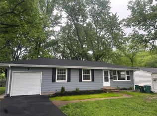 735 Science Hill Dr, Saint Louis, MO 63137
