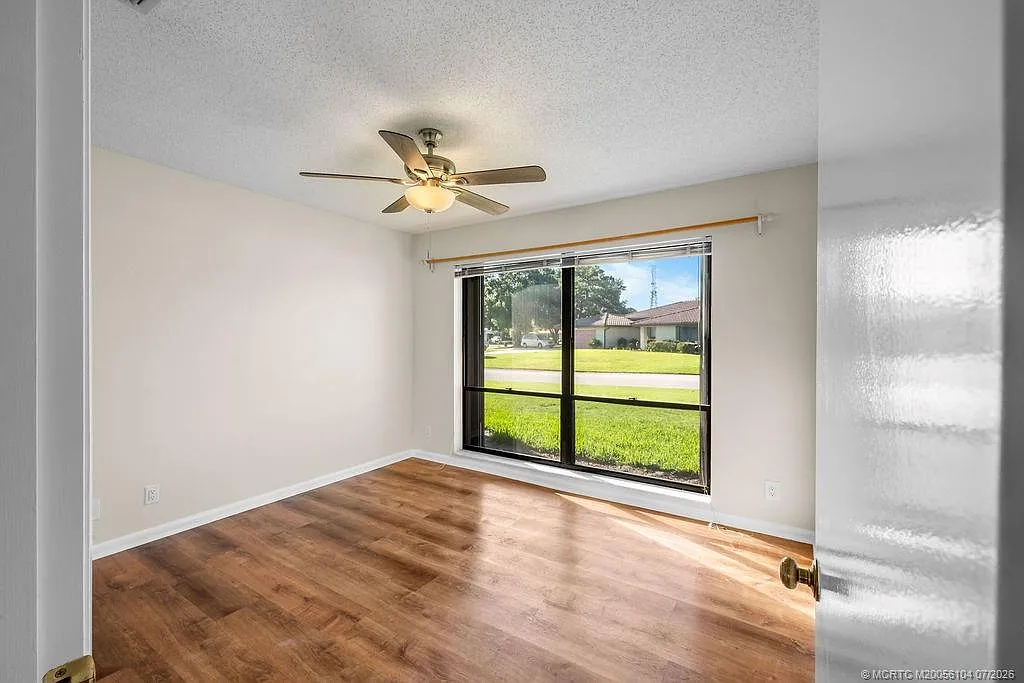 3 bed, 2.0 bath, 1767 sqft, $3,300 — Photo 2
