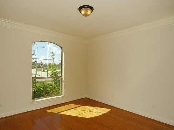 4th image of 2872 Lucca Ct