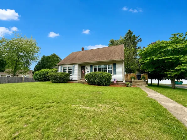 101 Mann St, Bellingham, MA 02019