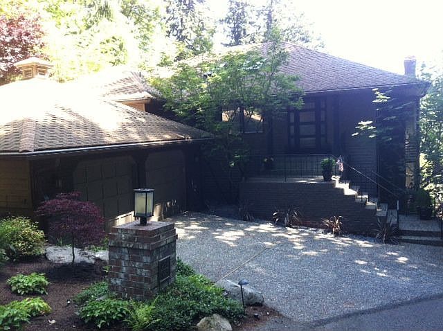 4614 E Mercer: Front drive