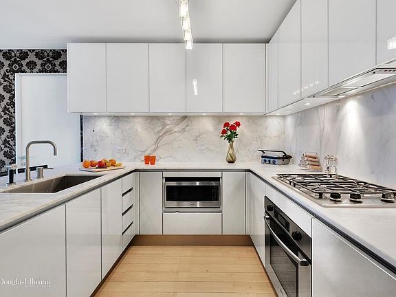 5th image of 322 W 57th St #43M1