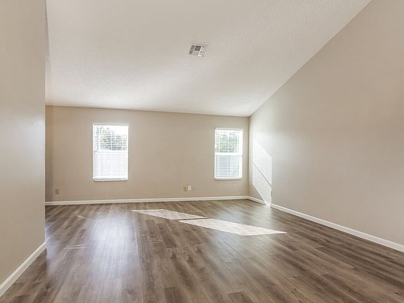 3rd image of 6307 W Kings Ave