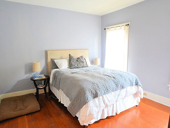 5th image of 825 N Wilson Ave