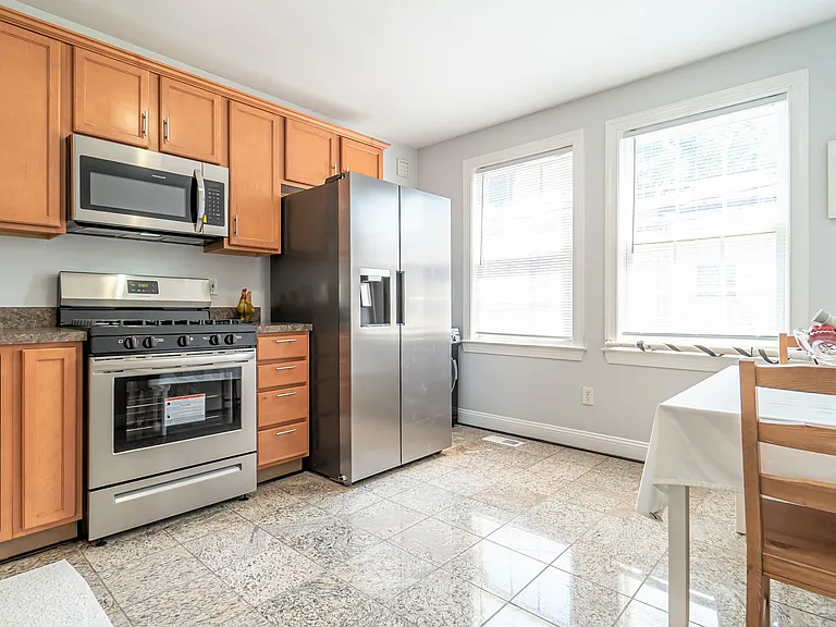 230 S Durham St — Photo 2