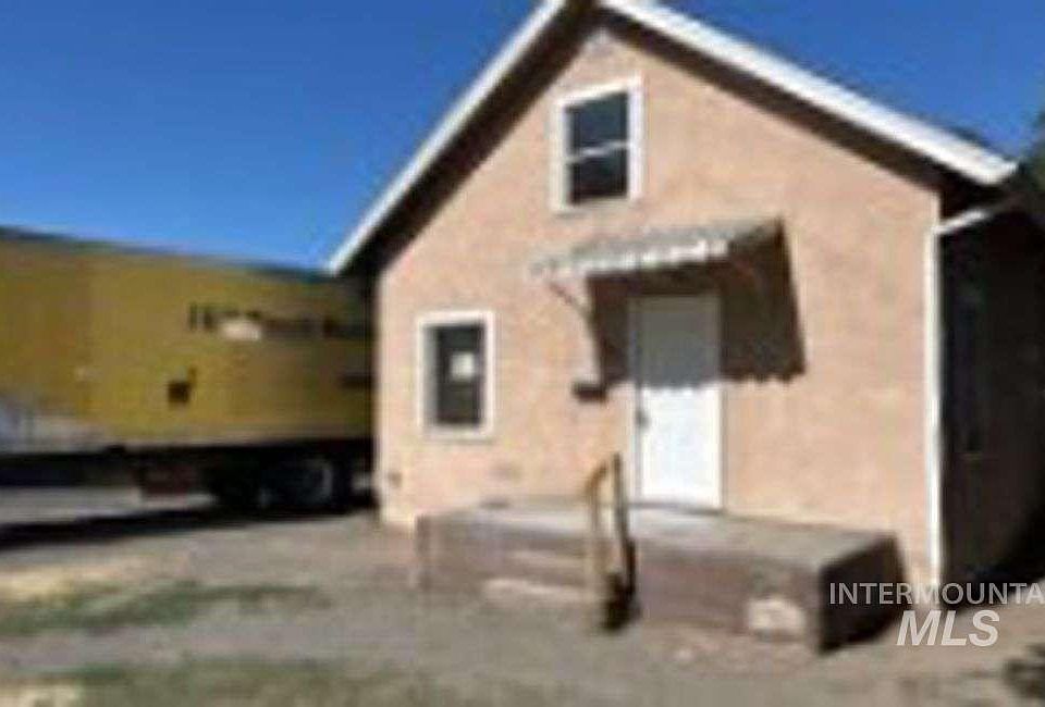 1st image of 406 9th St