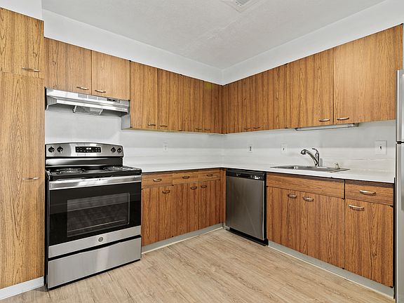 2nd image of 23300 Providence Dr #706