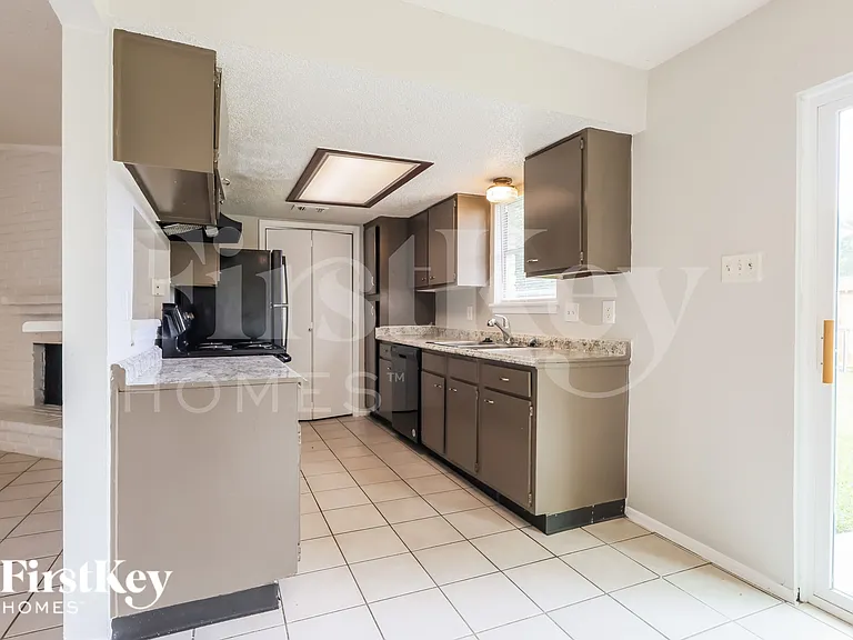 9819 Kiwi Ln — Photo 7
