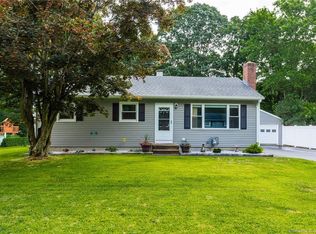 21 Manor Rd, Oakdale, CT 06370