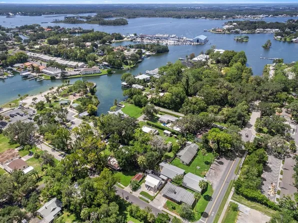 222 NE 1st Ave, Crystal River, FL 34429