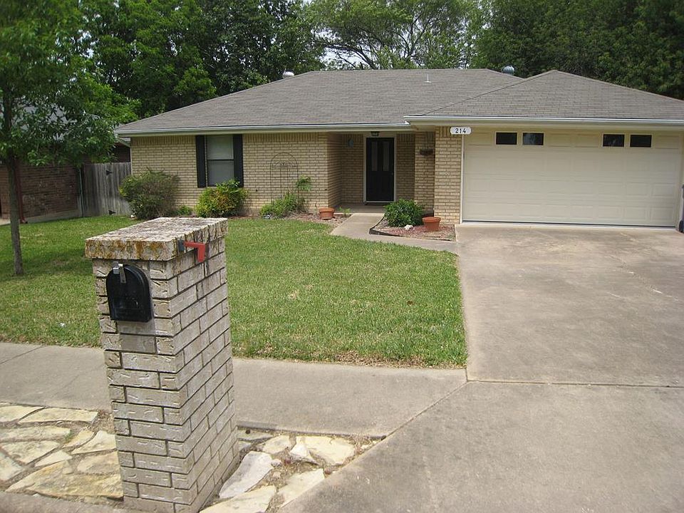1st image of 214 Crestwood Dr