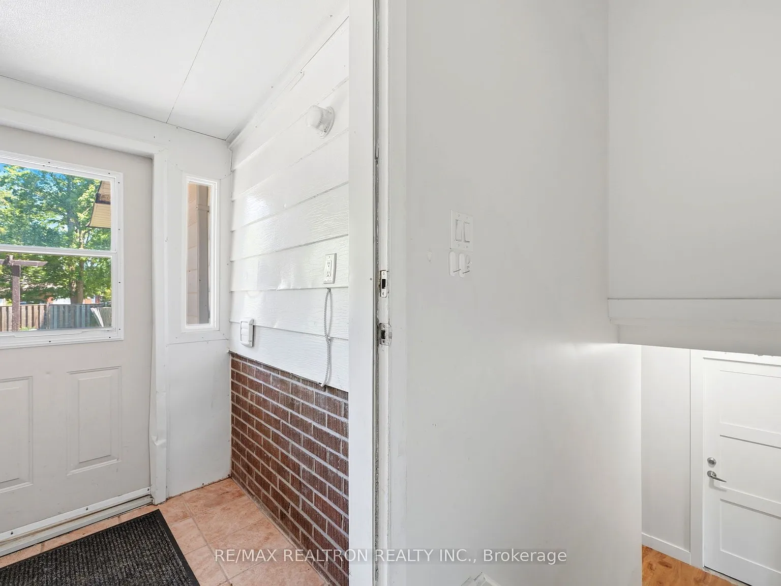 3 bed, $2,200 — Photo 3