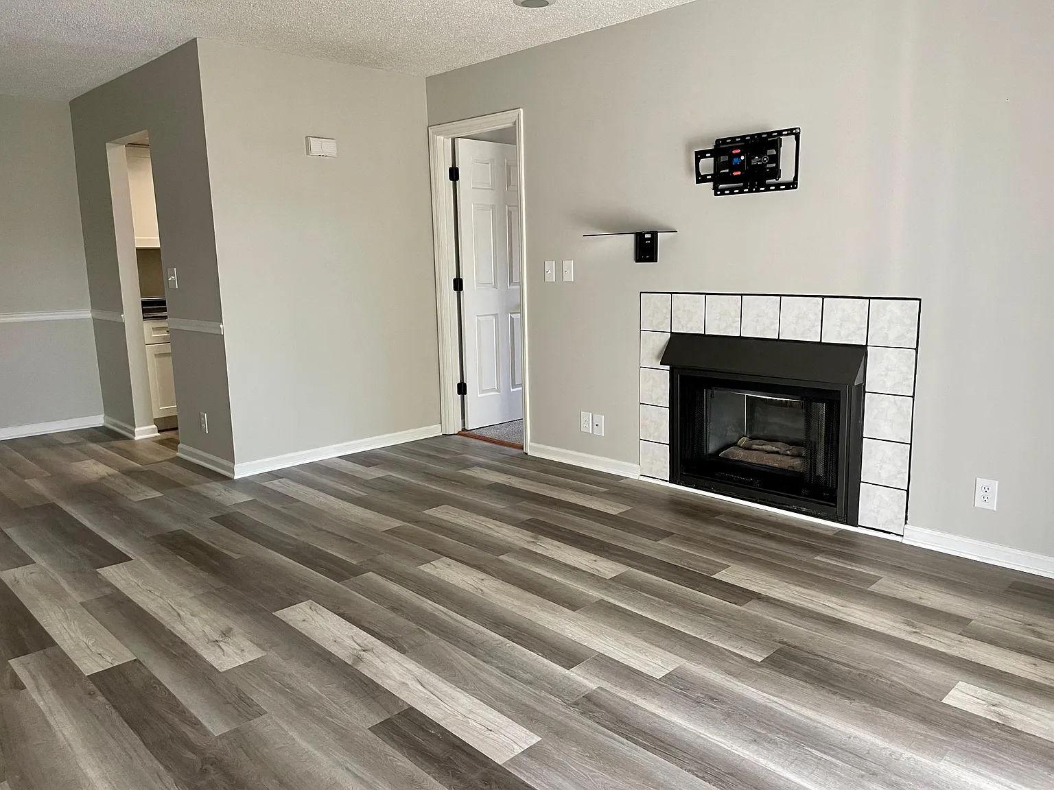 2 bed, 960 sqft, $1,500 — Photo 3