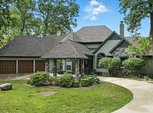30599 Edgewater Dr, Elkhart, IN 46516