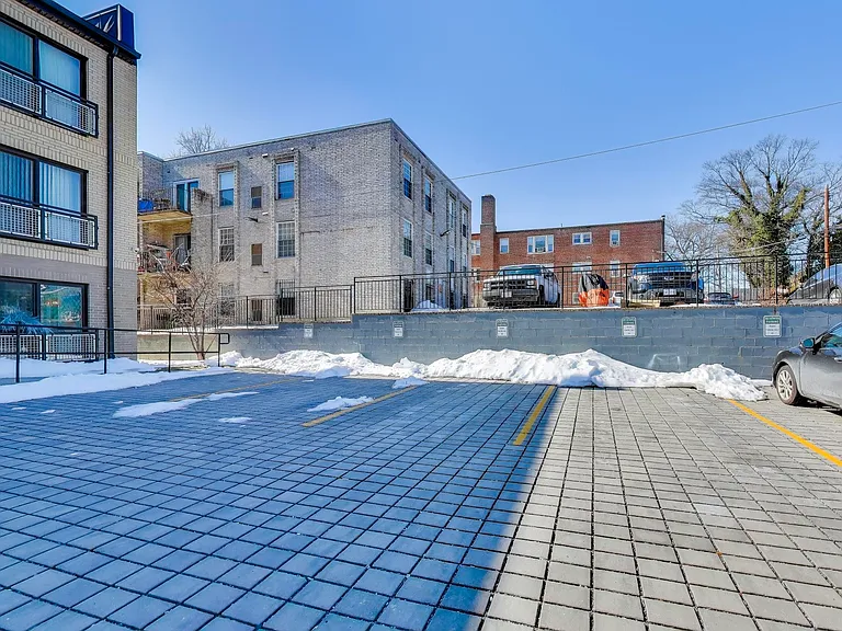 1904 Irving St NE #102 — Photo 17
