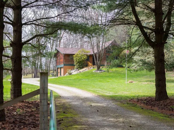 69964 Brush Rd, Niles, MI 49120