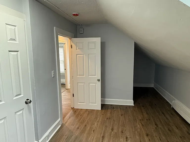 34 Amsterdam St #2R — Photo 12