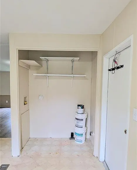 99 Center Grove Dr — Photo 9