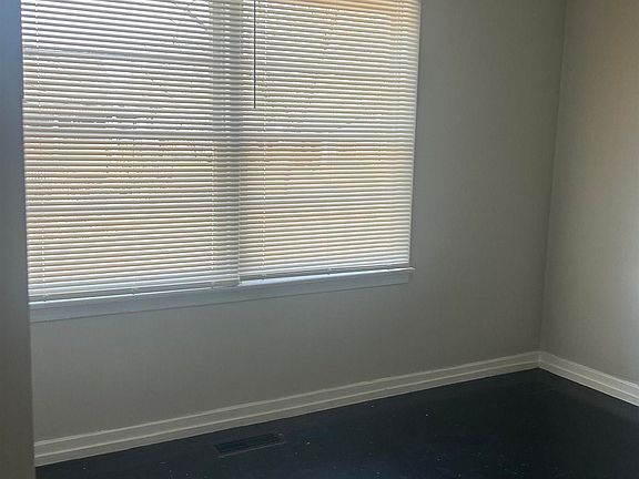 2nd image of 400 11th St SW