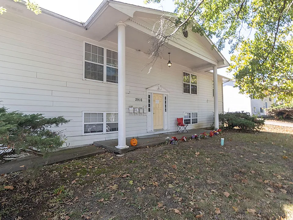 2916 Leeway Dr #C
