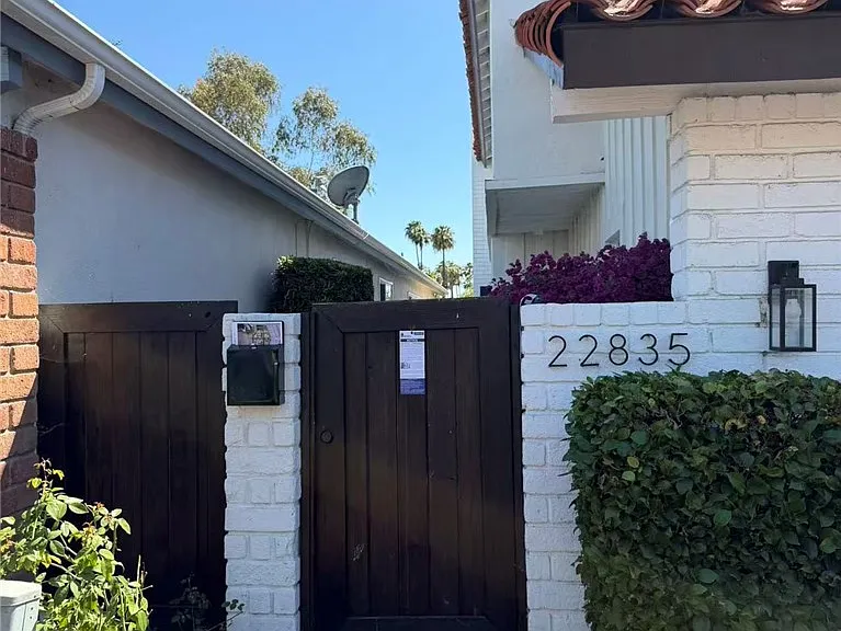 22835 Islamare Ln — Photo 19