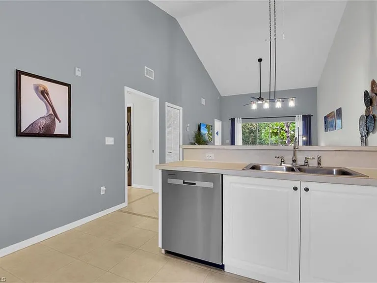 9165 Celeste Dr #3-303 — Photo 3