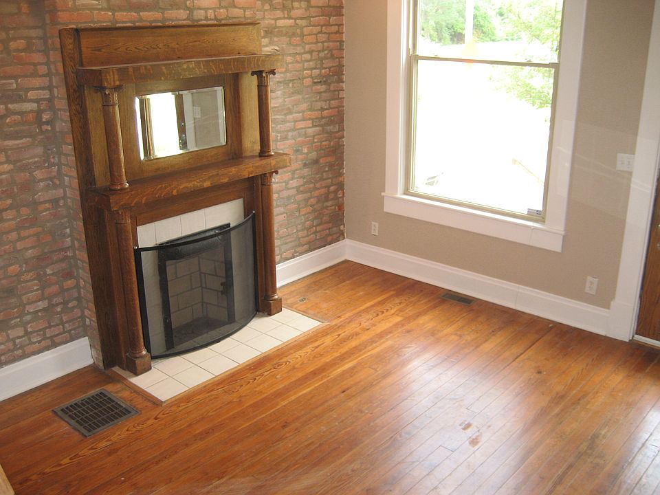 1st image of 561 W 3rd Ave #561