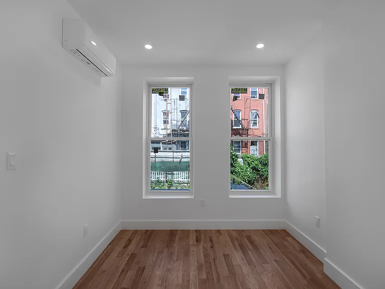 1387 Madison St #1R — Photo 10