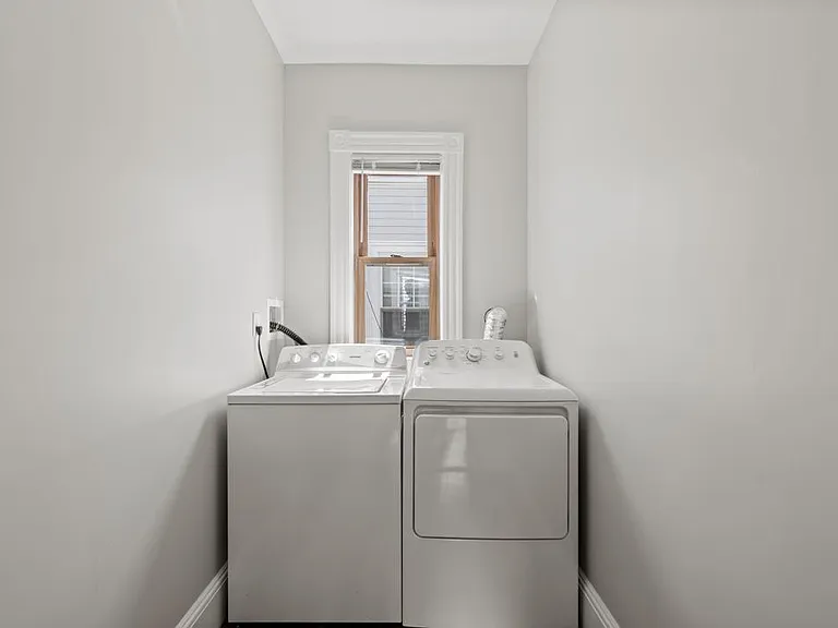 19 Taft St #3 — Photo 8