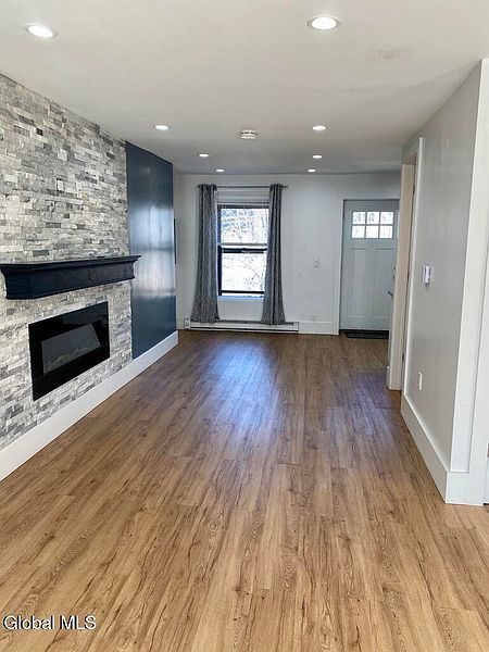 4th image of 36 Westerlo Street # 9