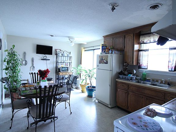 Kitchen/Dining. Refrigerator, Stove, Oven, Dishwasher, included.