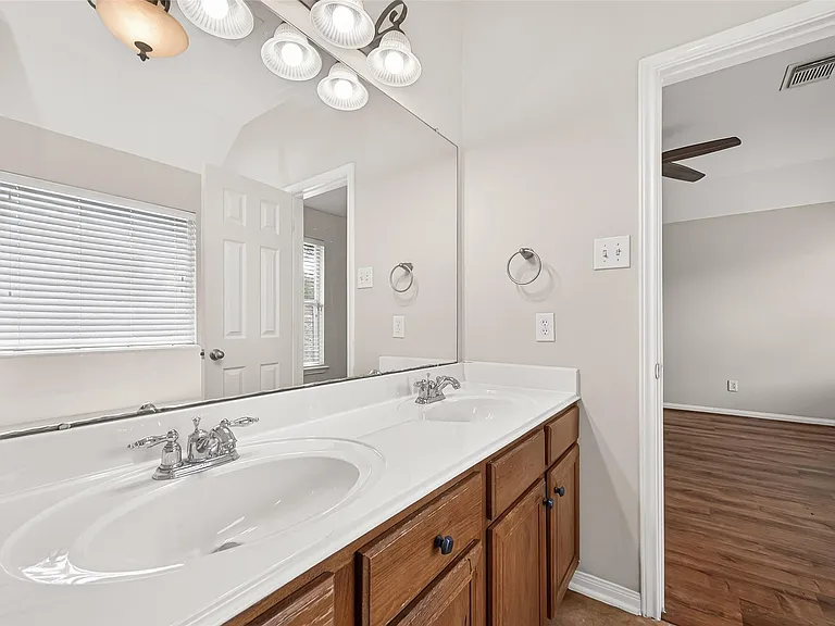 6030 Wildbriar Ln — Photo 44