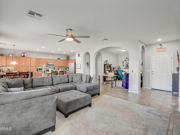 3rd image of 3736 E THAMES Circle