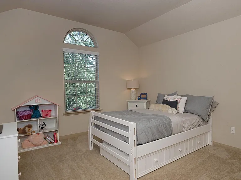 222 Hawkhurst Ct — Photo 22