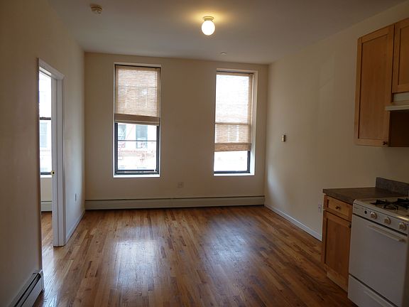 4th image of 192 Meserole St APT 8