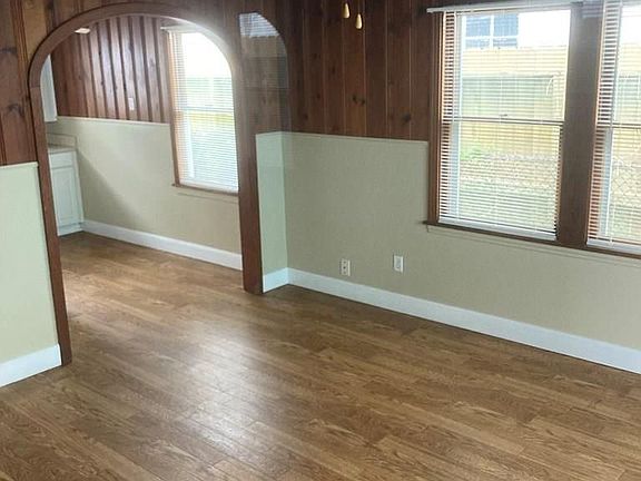 4th image of 4701 Avenue N