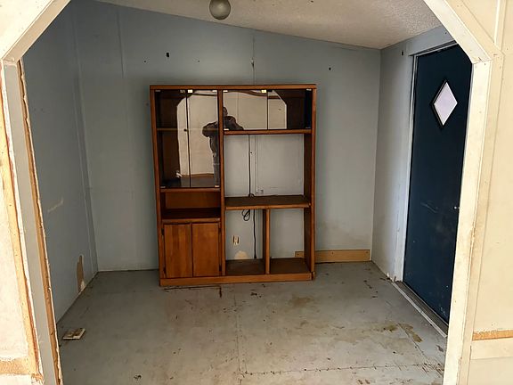 4th image of 4794 N Elm Dr