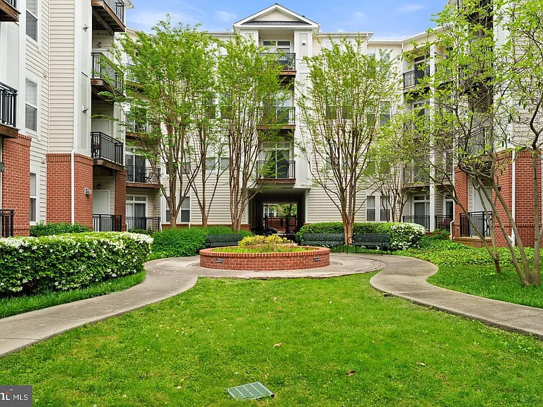 2665 Prosperity Ave #314 — Photo 32