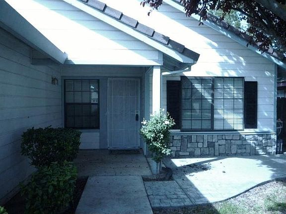 3rd image of 1305 Serene Ln