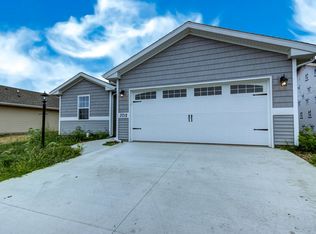 3712 Sandstone Dr, Champaign, IL