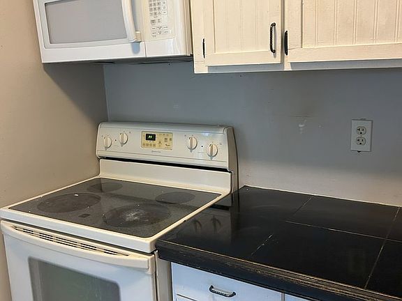 5th image of 345 N Dewey St #4