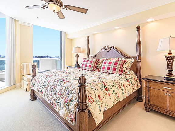 5th image of 411 N New River Dr E APT 1605