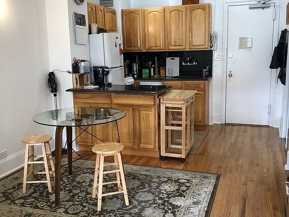 3rd image of 200 W 70th St APT 10H