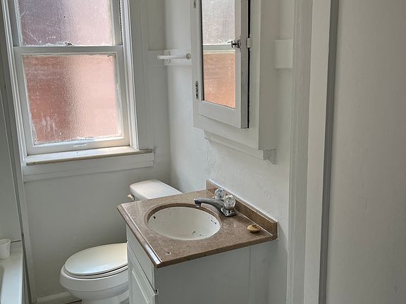 4th image of 5215 Louisiana Ave #1S