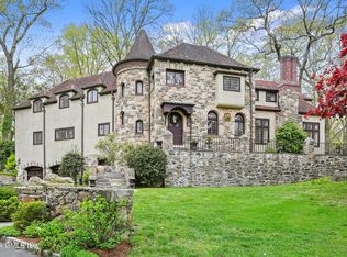 3 Woodside Dr, Greenwich, CT 06830