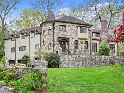 3 Woodside Dr, Greenwich, CT, 06830