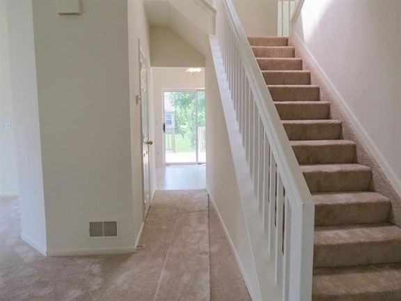 3rd image of 7318 Muirfield Dr