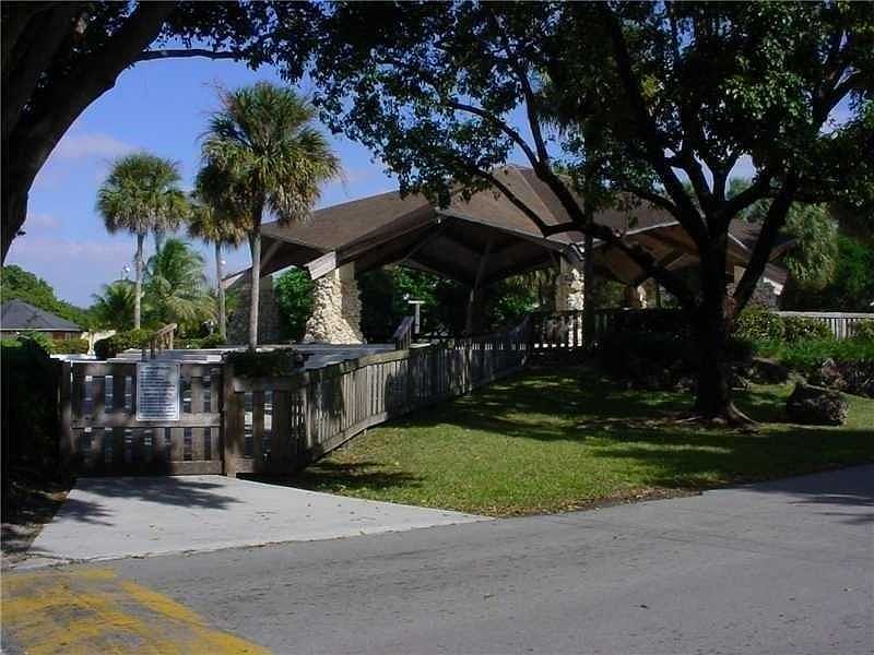 1st image of 6601 SW 116th Ct APT 102