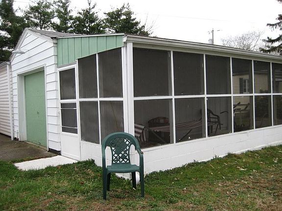 3rd image of 59 Lorene Ave