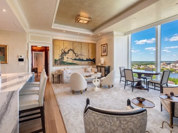 1 Dalton St APT 3902, Boston, MA 02115